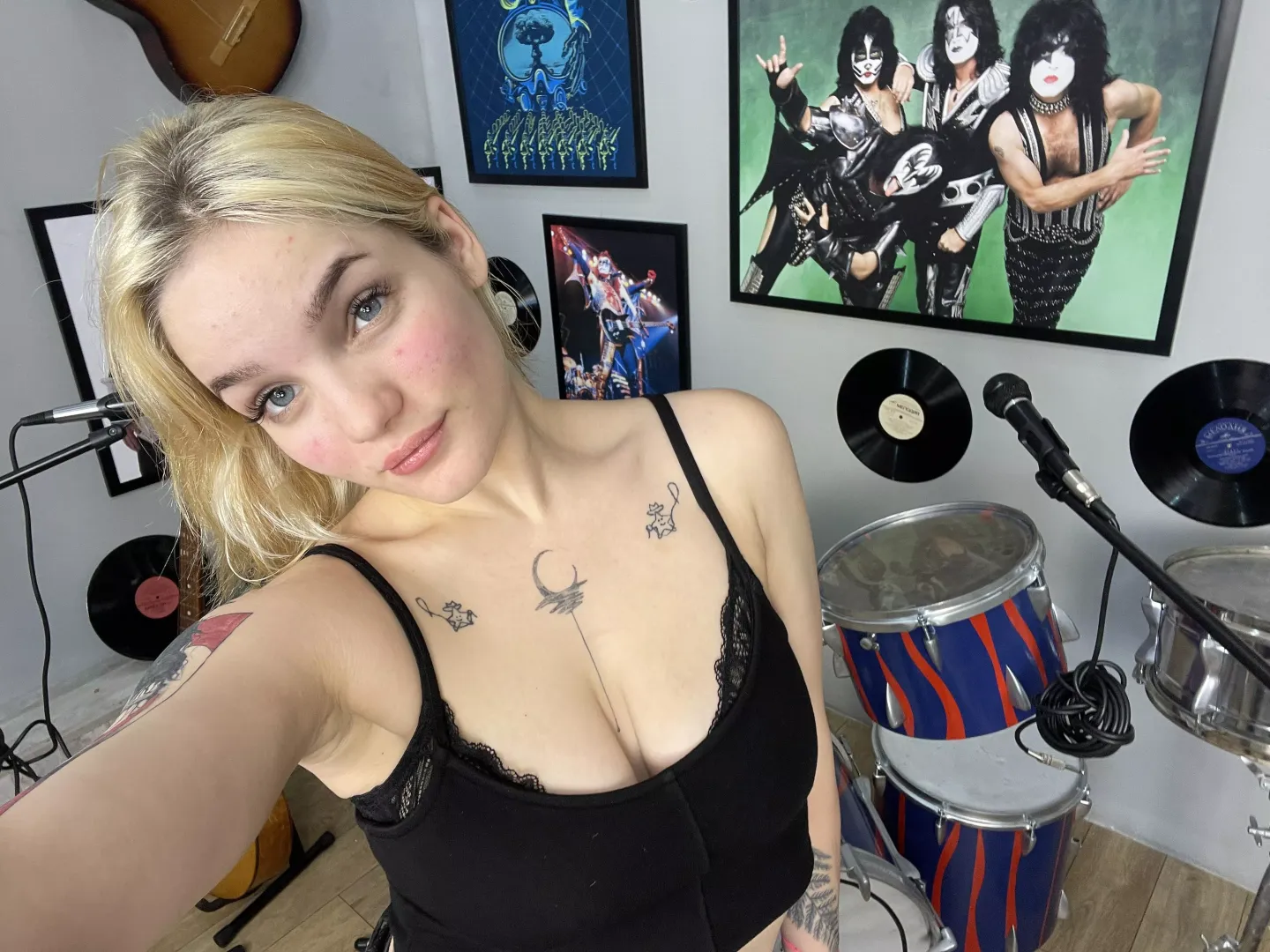 hey everyone, i'm Lily :)