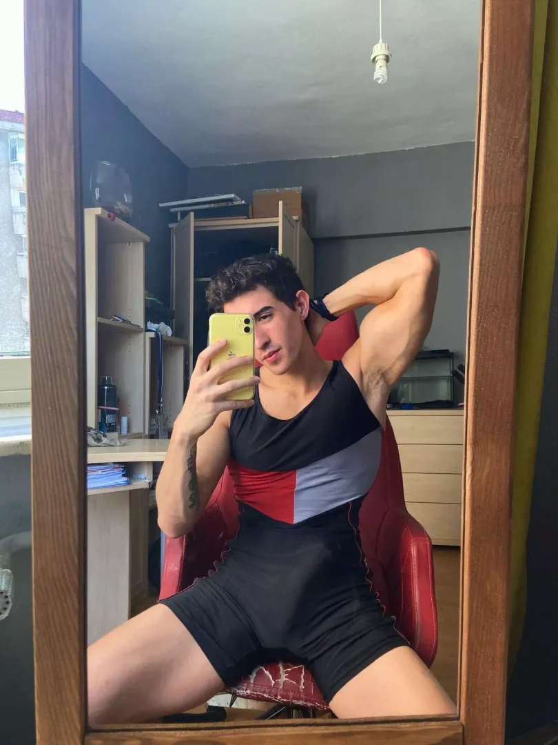 Hey guys ❤️if you wanna chat follow me than write me 🥰🎉