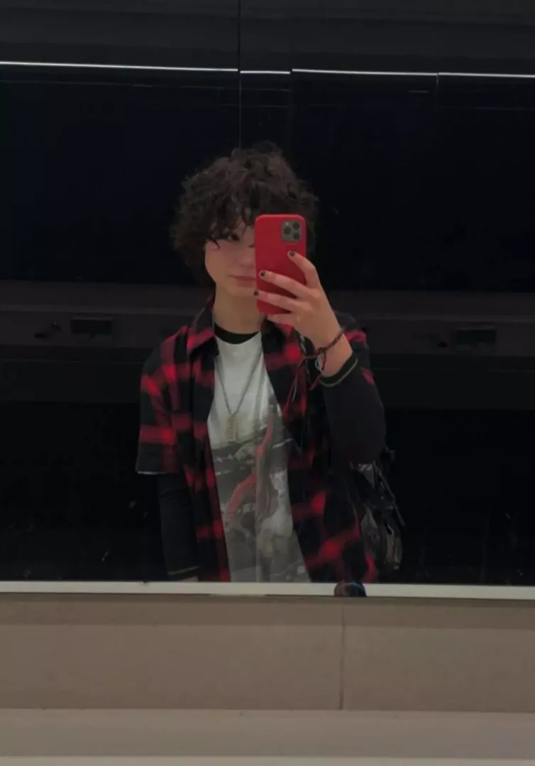Hey im small
