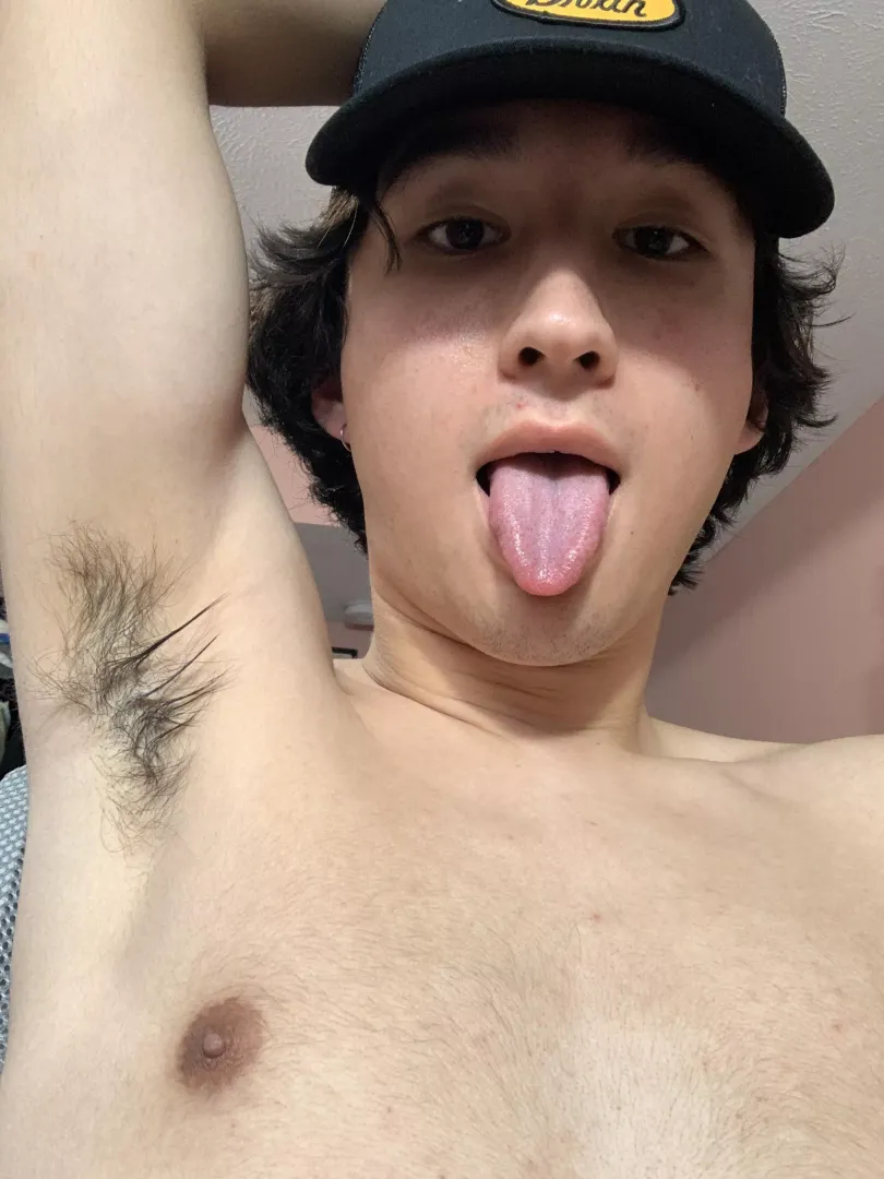 hey there👅