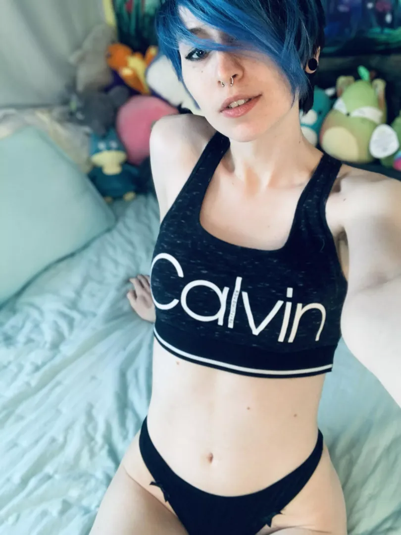 hey there🖤