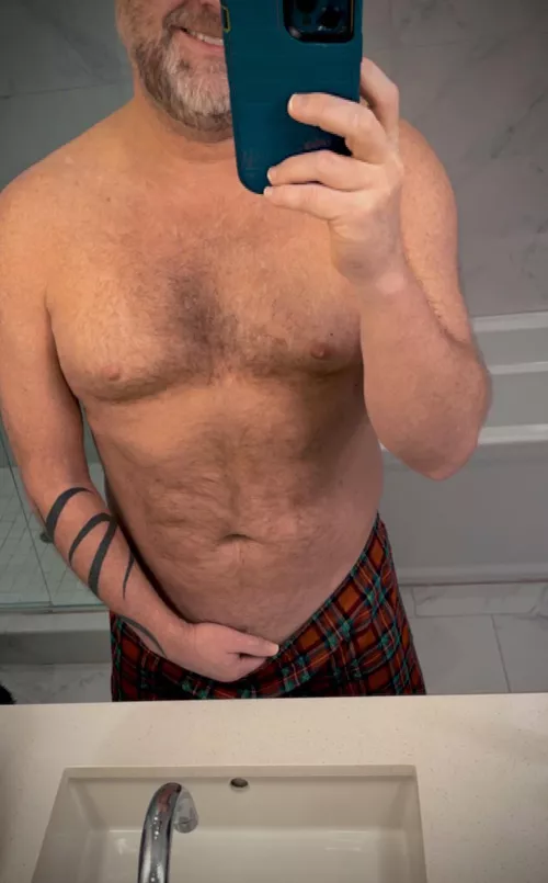 Hey y’all! I haven’t posted in a long time. Felt like styling a little Holiday Season look with my boxers this morning and see what y’all thought of them!