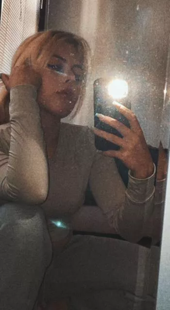 Hey you! I caught you so you can't go ☝🏻😜 I would like to get to know you so don't be shy to text me 💕🌸