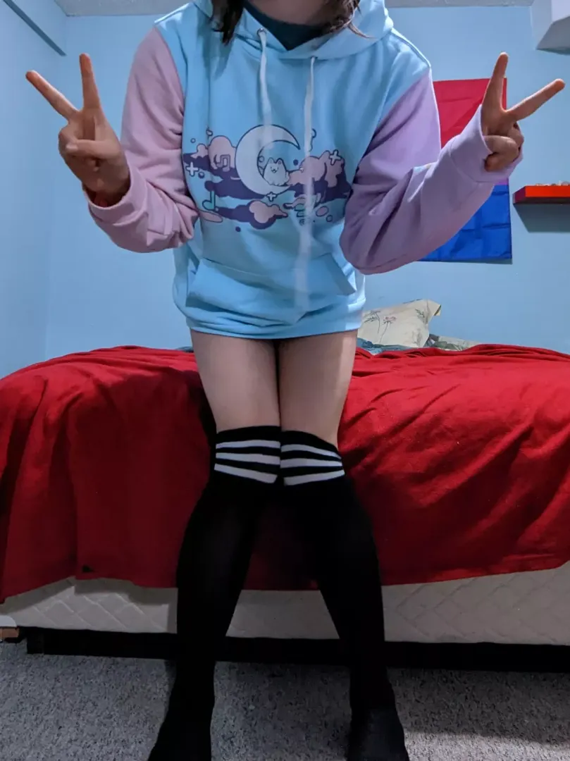 heyy need cuddles