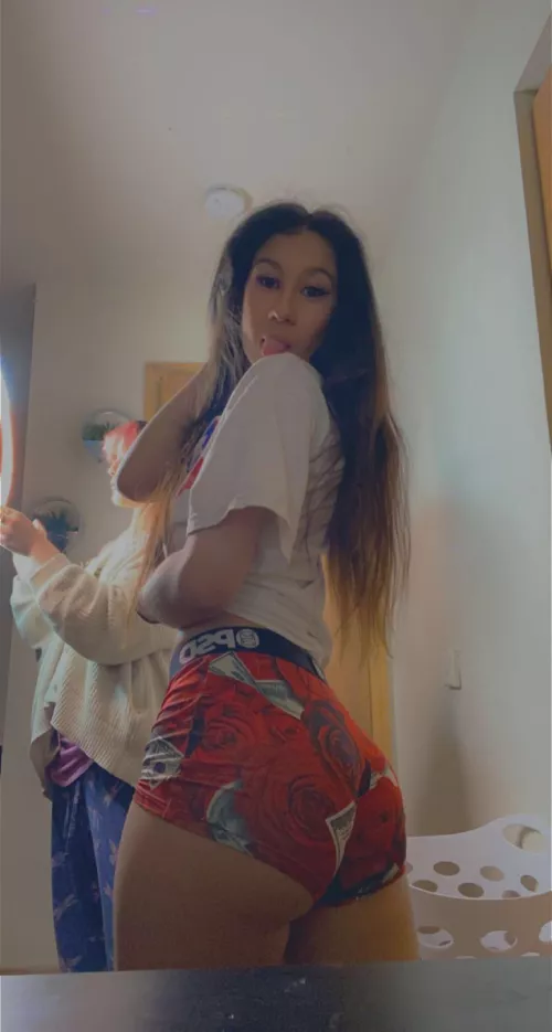 Heyy, selling some of my vids. Nothing professional level😂just homemade stuff. Buy vids, we can sext, or a ft call it dont matter frfr just seeing if anybody horny as me tonight😘😂. Thanks❤️