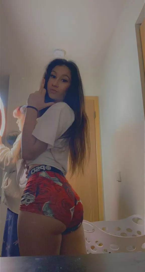 Heyy, selling some of my vids. Nothing professional levelðŸ˜‚just homemade stuff. Buy vids, we can sext, or a ft call it dont matter frfr just seeing if anybody horny as me tonightðŸ˜˜ðŸ˜‚. I do all my stuff on sc so if you msg me plz have that. Thanksâ