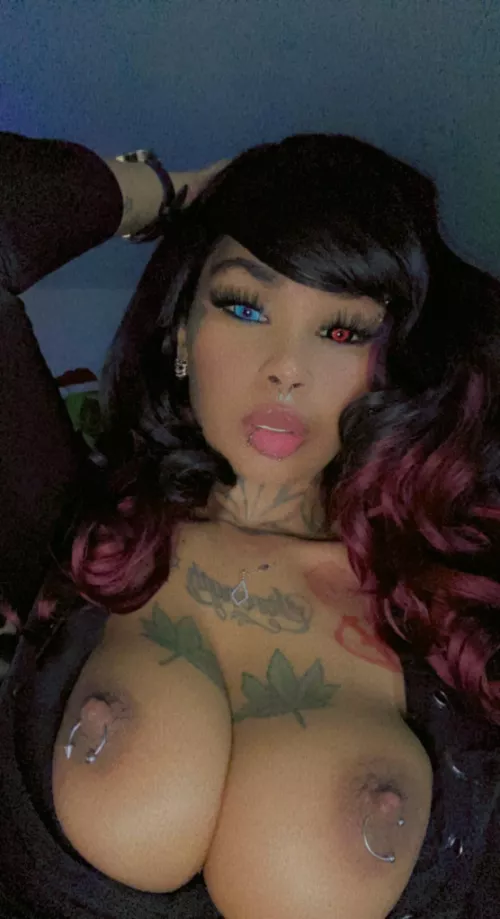 Heyyyy what’s popping don’t mind me just posting ;)