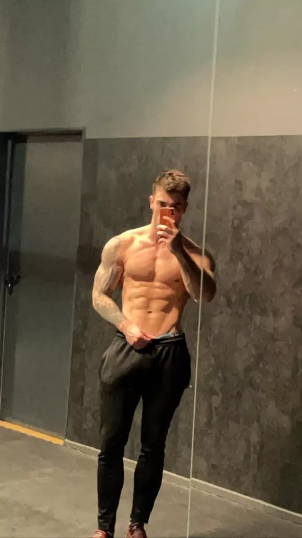 Hi:) 25yo