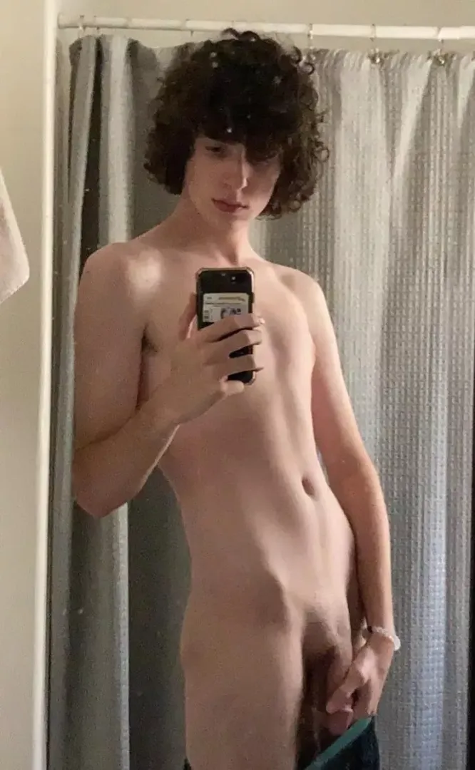 hi :)