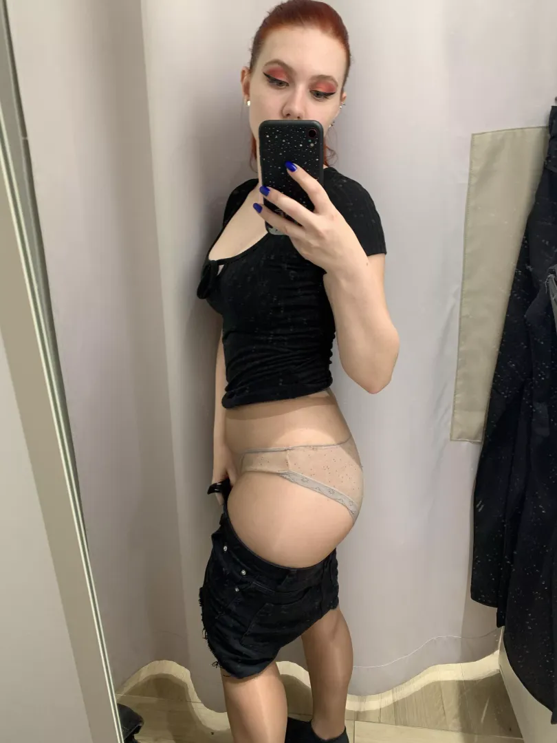 Hi 🖤