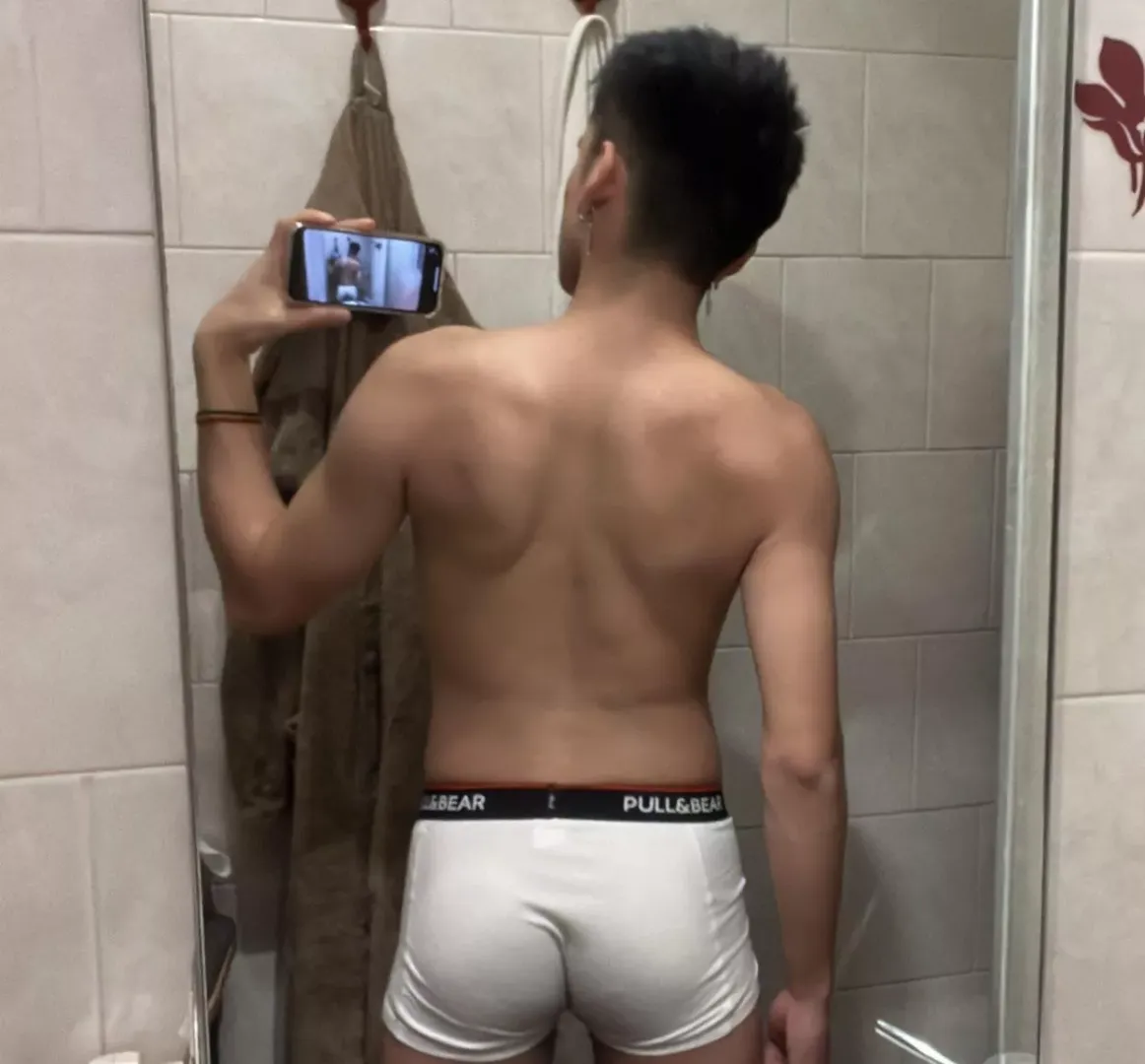 Hi 😚