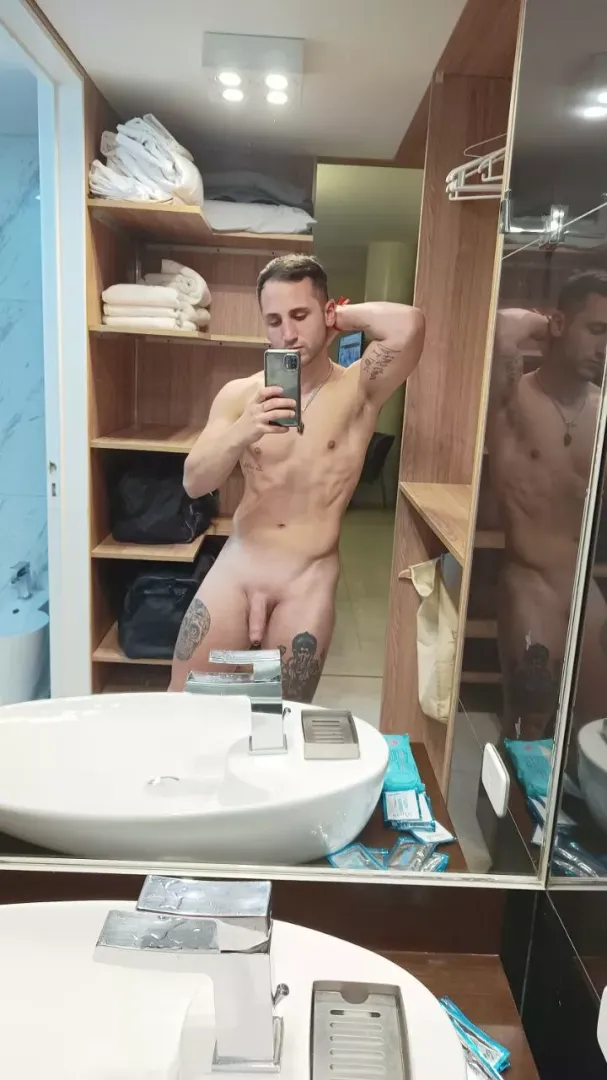Hi 😏