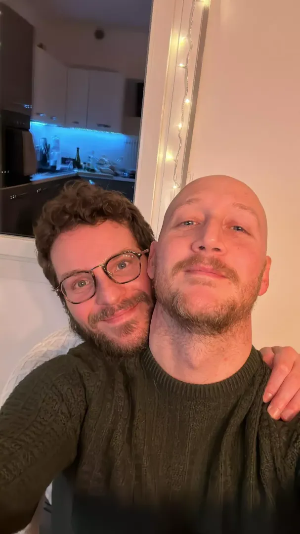 Hi bros! ❤️‍🔥 This is my bf! Do you think that we are cute? Let us know! ❤️