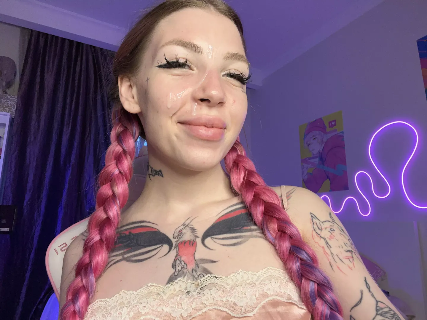 Hi, cum chat with me I wanna drain your balls