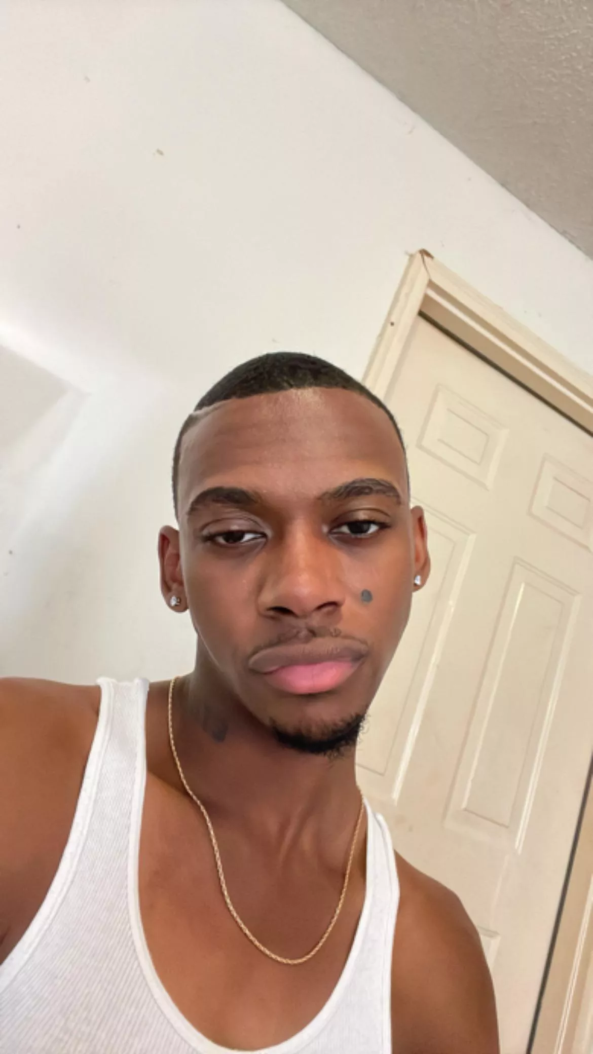 hi :)