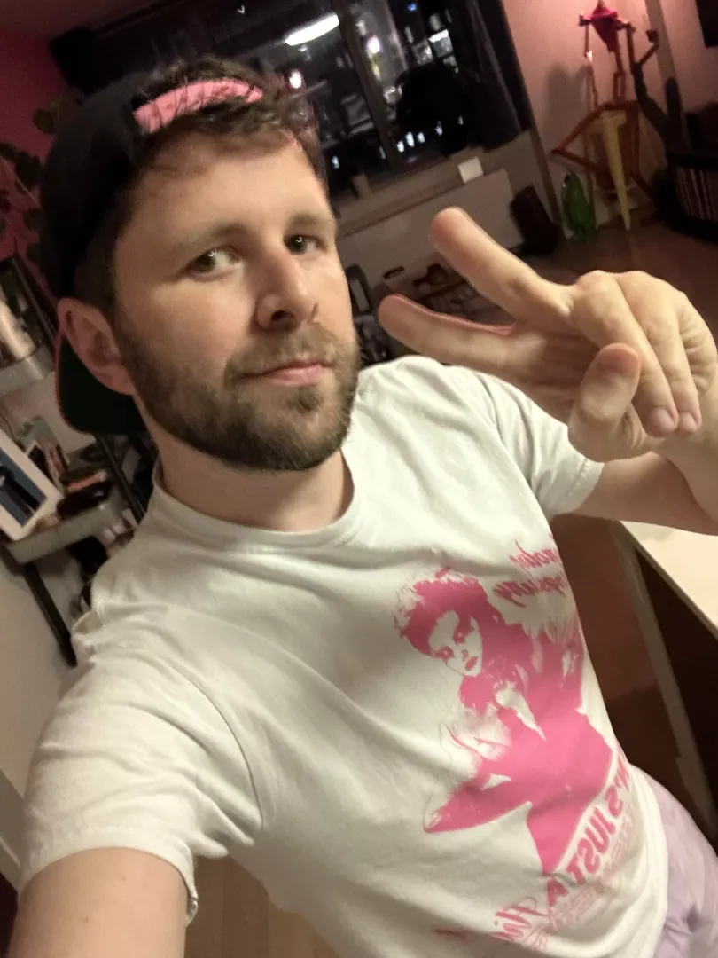 Hi gaybros 👋