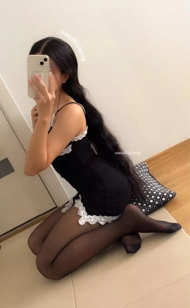 hi hi 🥺 do you like my dress? 🖤