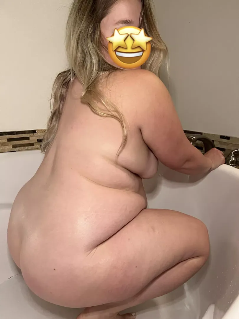 Hi! 👋🏻 I’m a little thick, I hope that’s okay 🤭