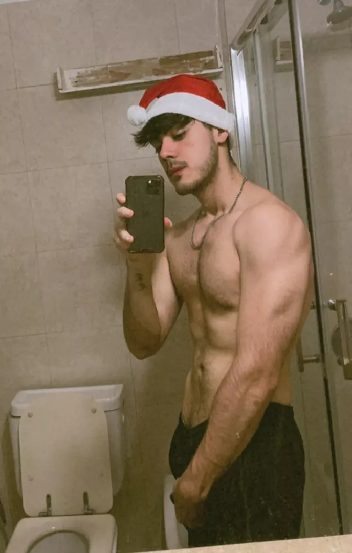 Hi im new here! 23