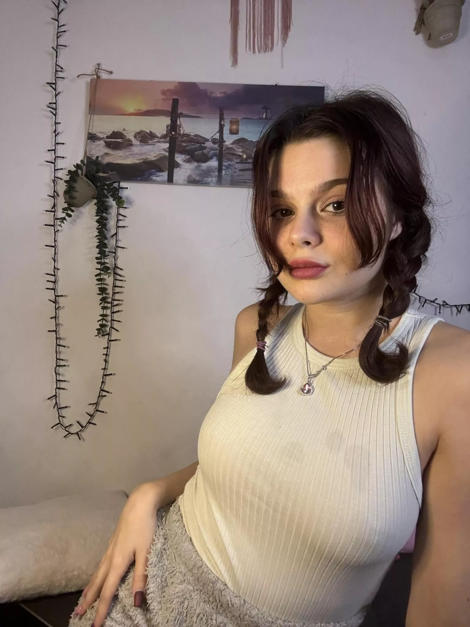 hi my first post!what do you think of me?❤️🎁