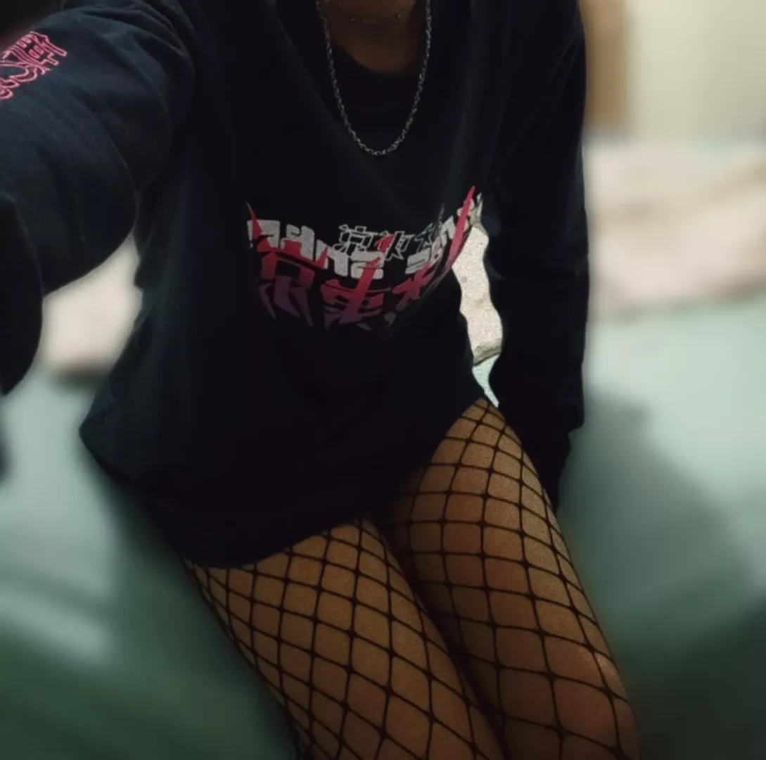hi (>﹏<)