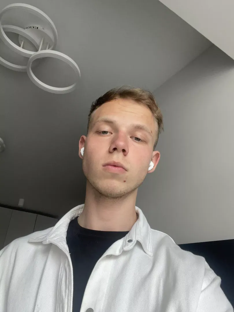 hi :)