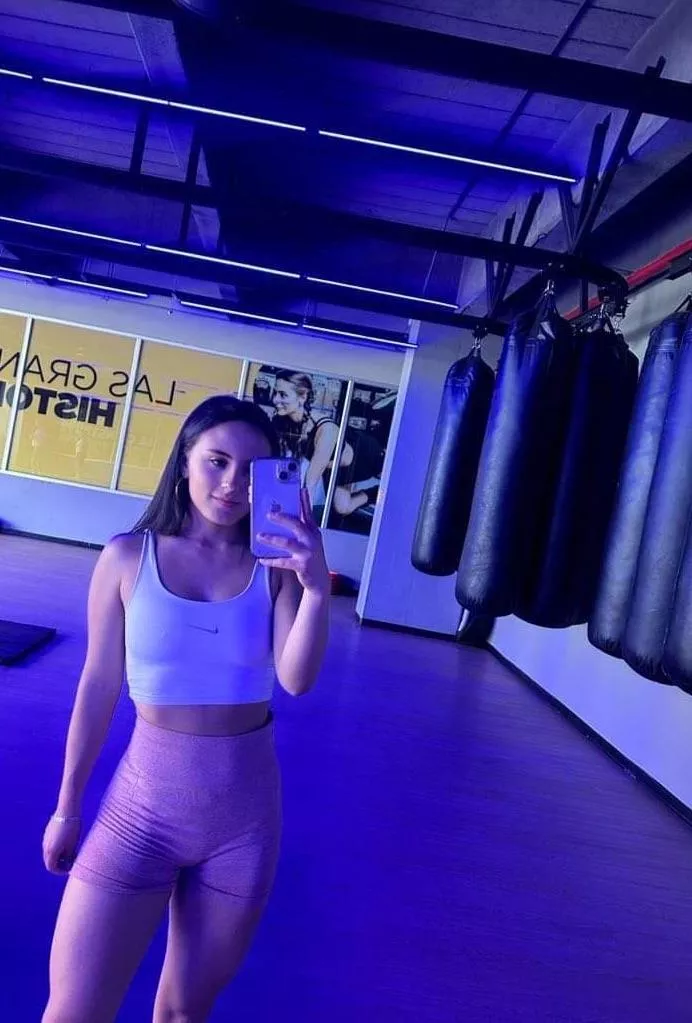 Hi to everyone who loves a sweaty fuck after a workout