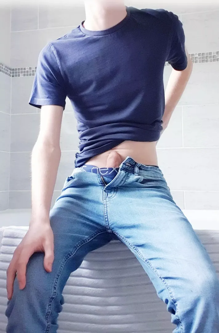 hi :)