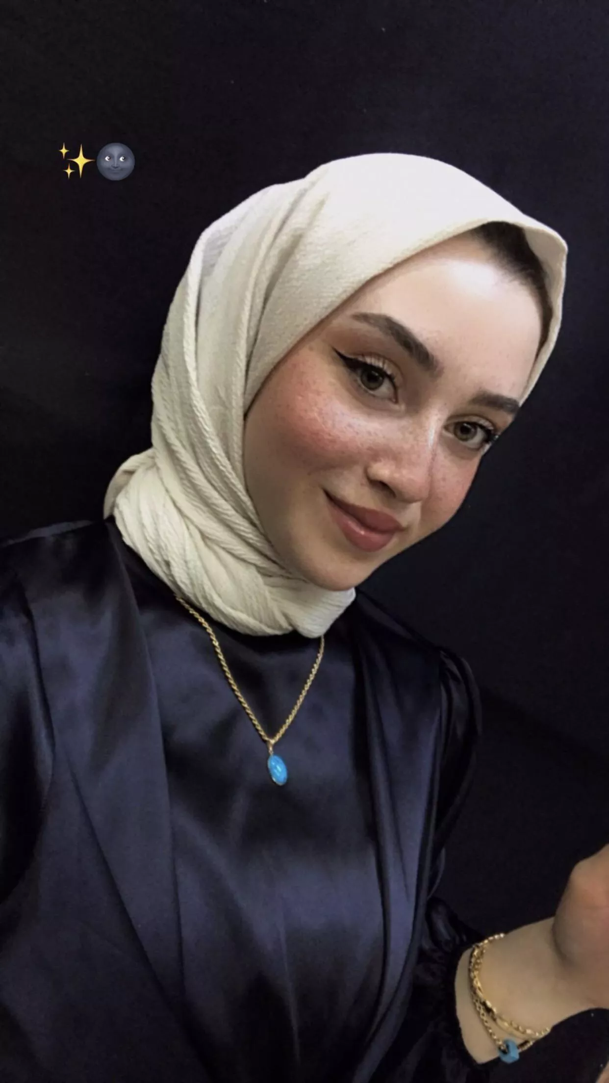 Hijabi secretary
