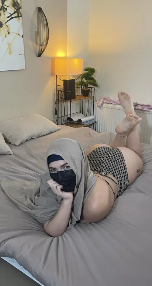 Hijabi seethru