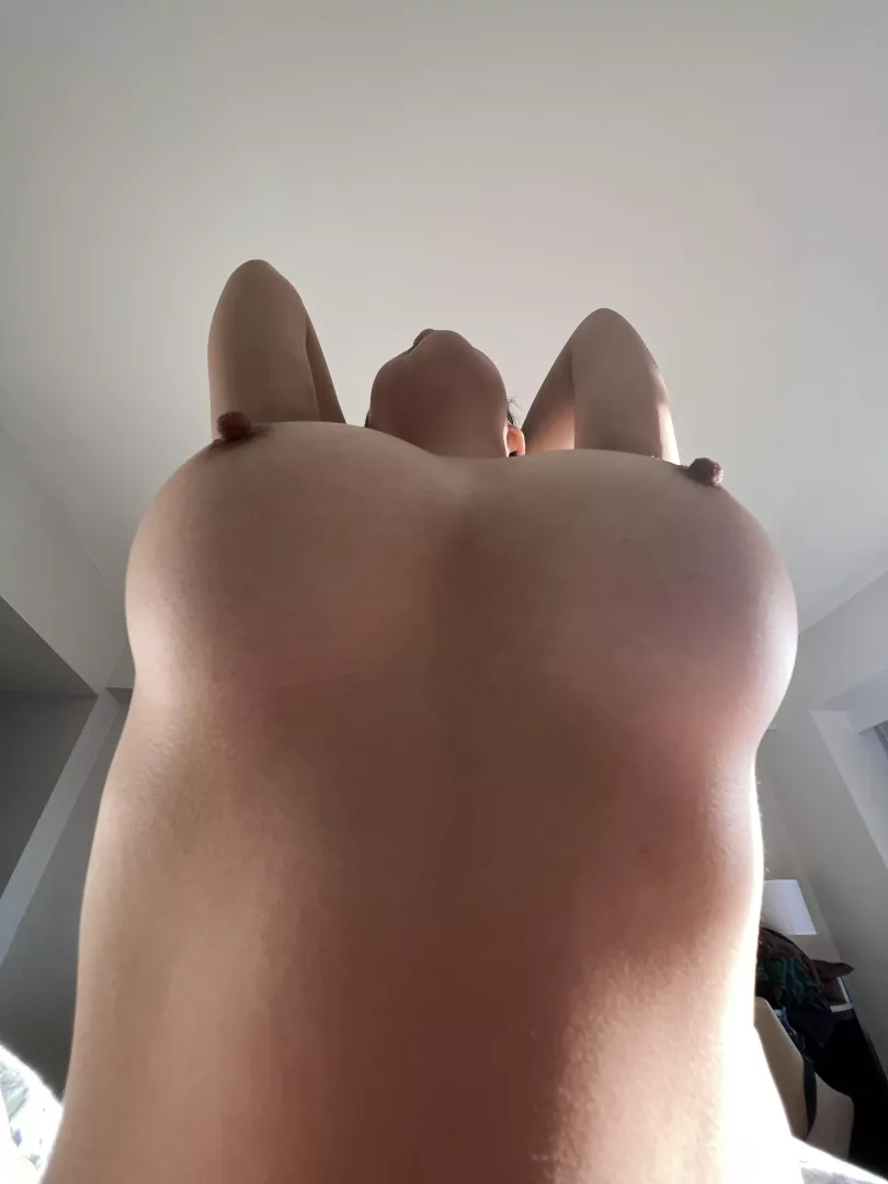 His view when I ride him 💦