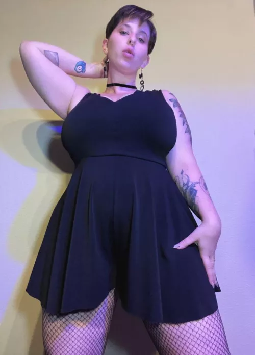 Hit the arrow for a humiliating task if you are ready to serve mommy