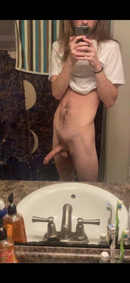 Hmu to compare and/or trade pics of gfs 😘