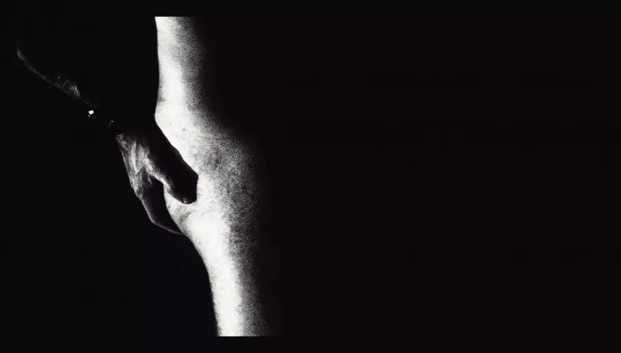.hold maximum. 