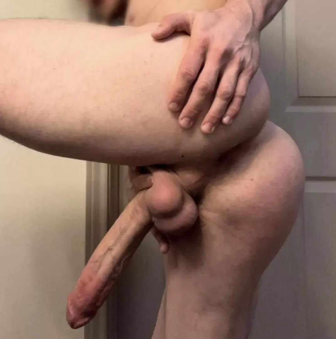 Hole or pole? I enjoy both😈