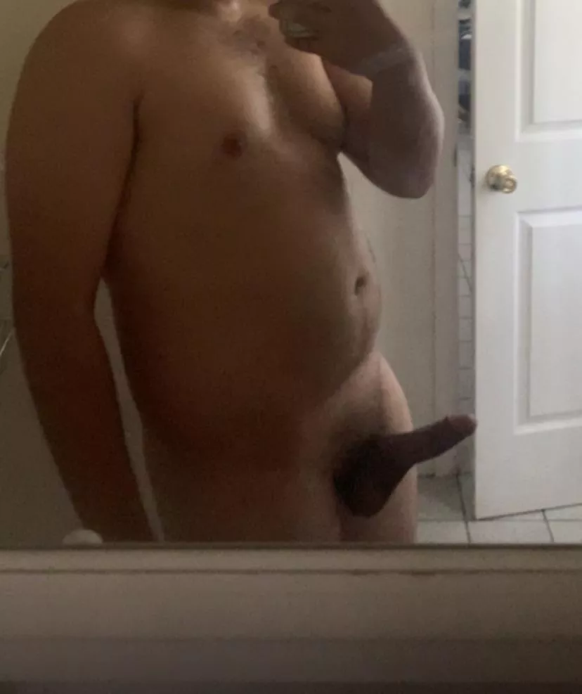 Hope y'all Wednesday is going good! Looking for some chats tonight! Dm me