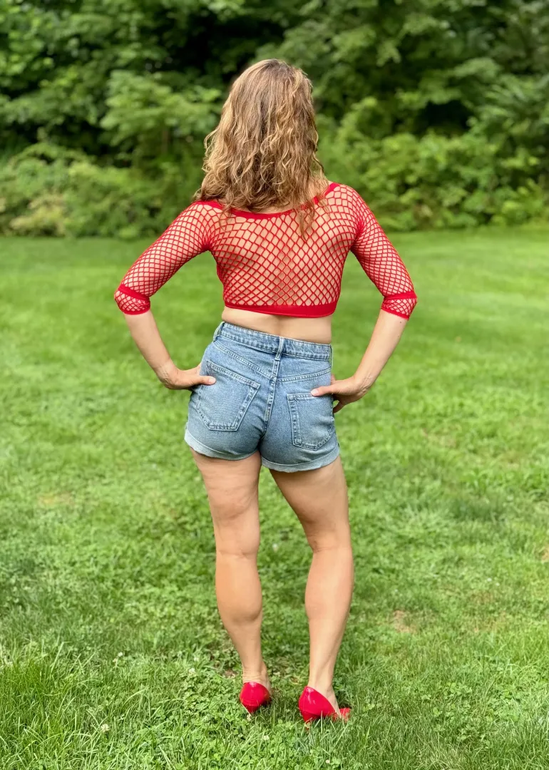 Hope you enjoy the view of my MILF backside.