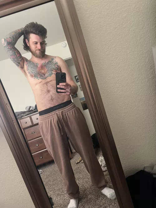 Hope you guys appreciate a sfw pic ;) dm me