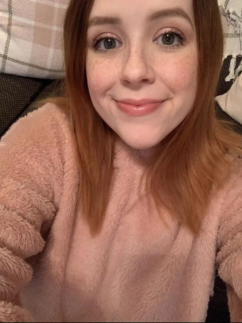 Hope you have a great Monday! I’ll be on the couch if anyone needs me 😂 [F]