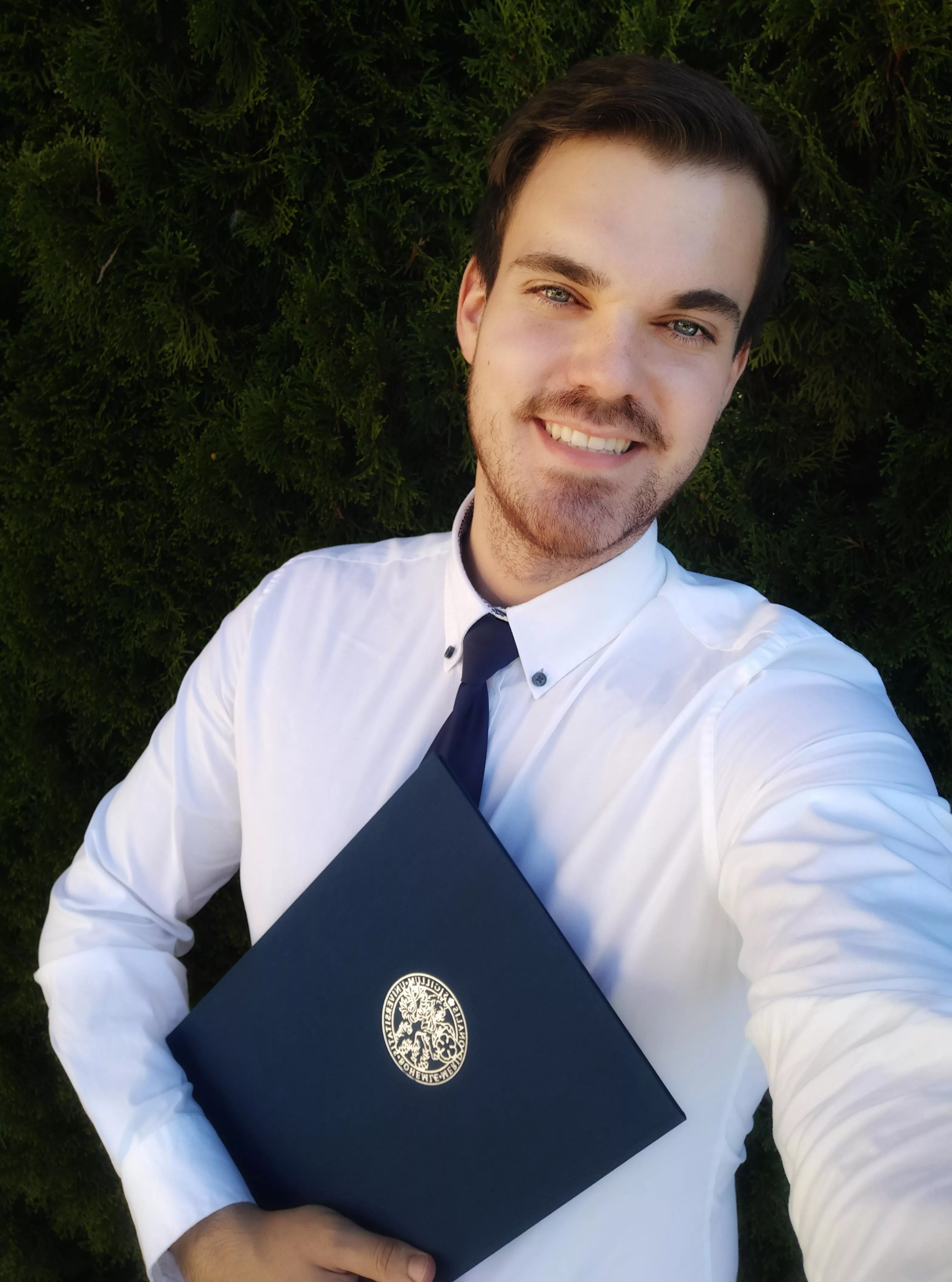 Hope you have reason to smile today too. Mine is that I've finally got my university degree and diploma.