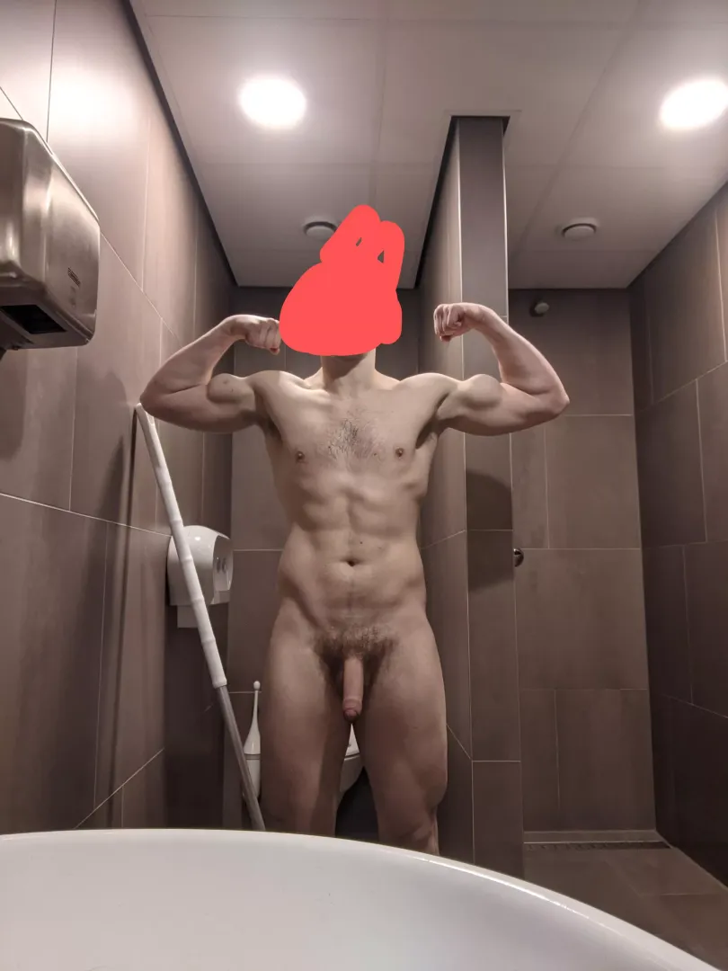 Hope you like my full frontal