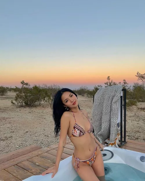 Horizon hot tub