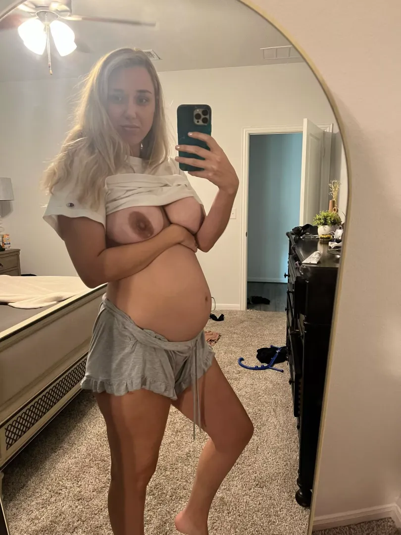 Horny mommy blonde and bored :)