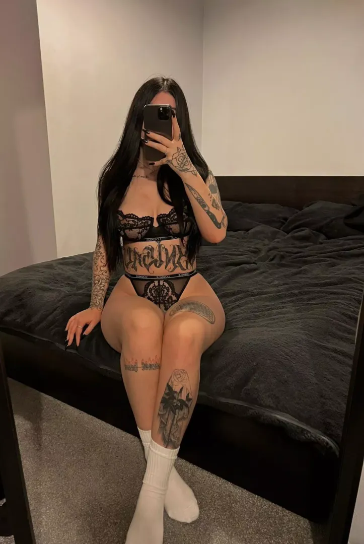 Horny tattooed slut ;)