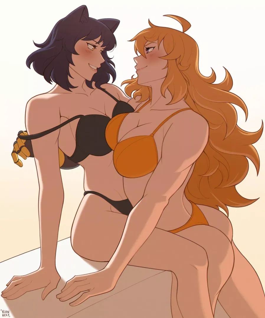 Hot Bees (Yellow Nicky)