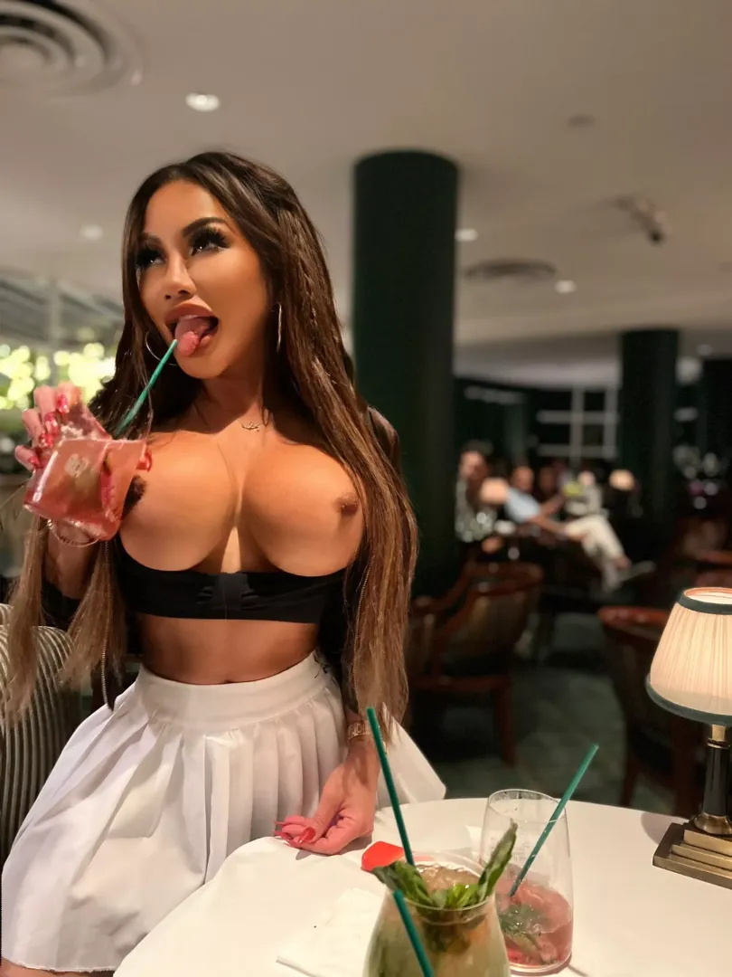 hot bimbo