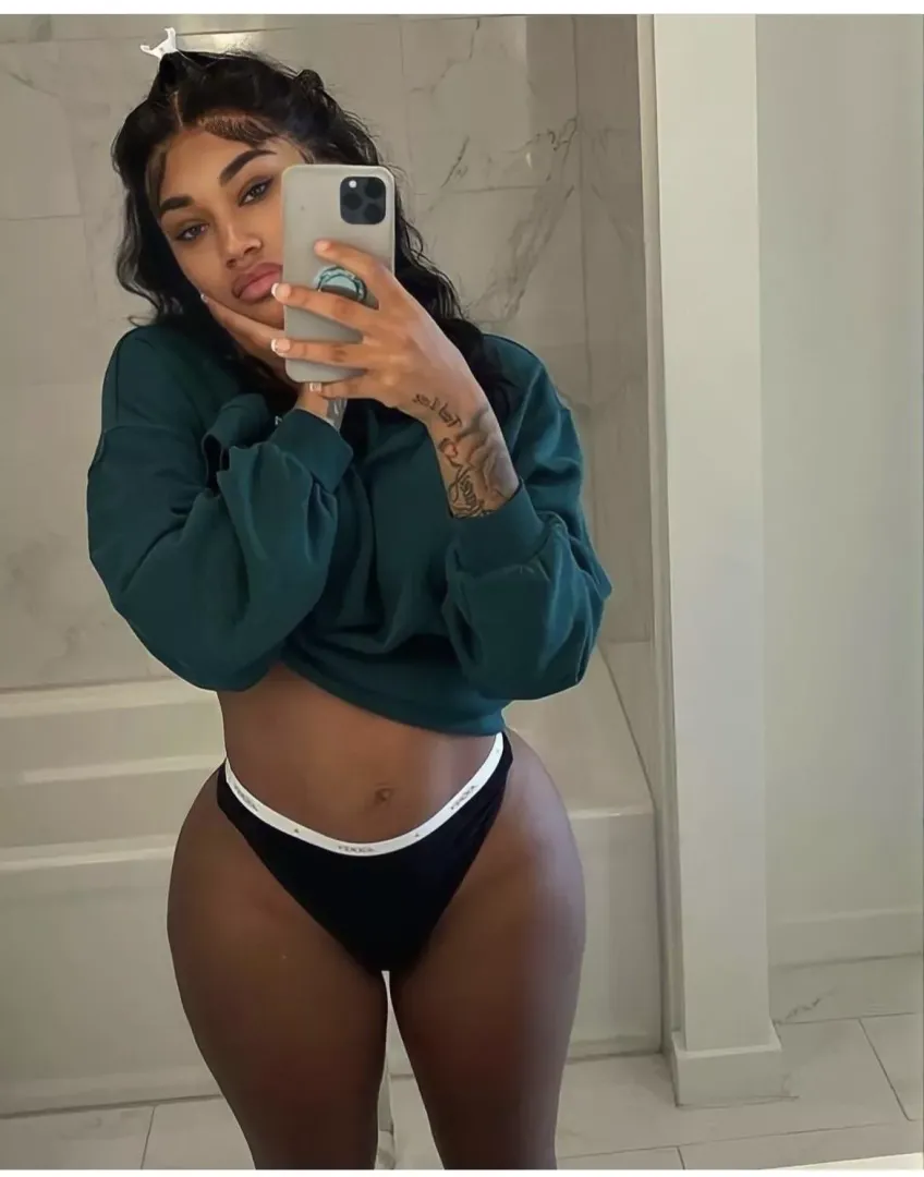 Hot 😍😍