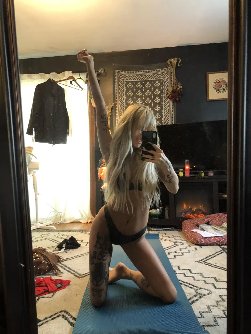 Hot girl yoga