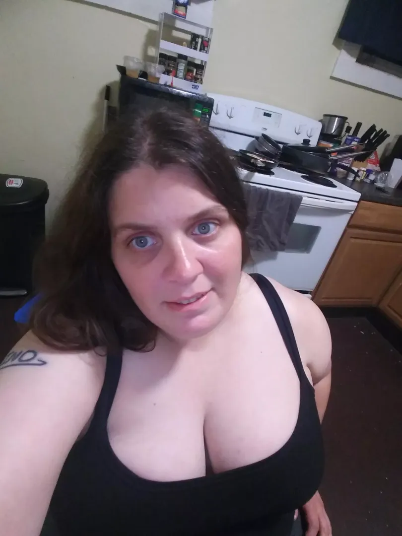Hot milf cleavage