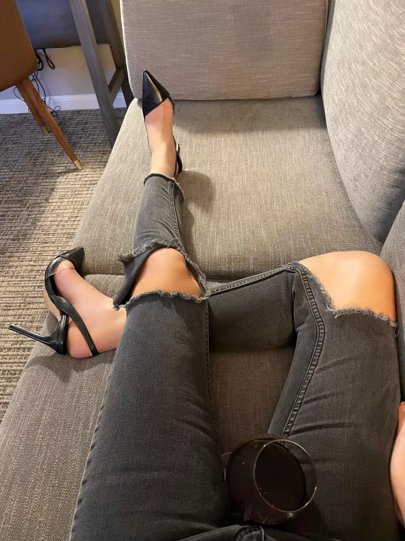 Hotel life night one…🖤